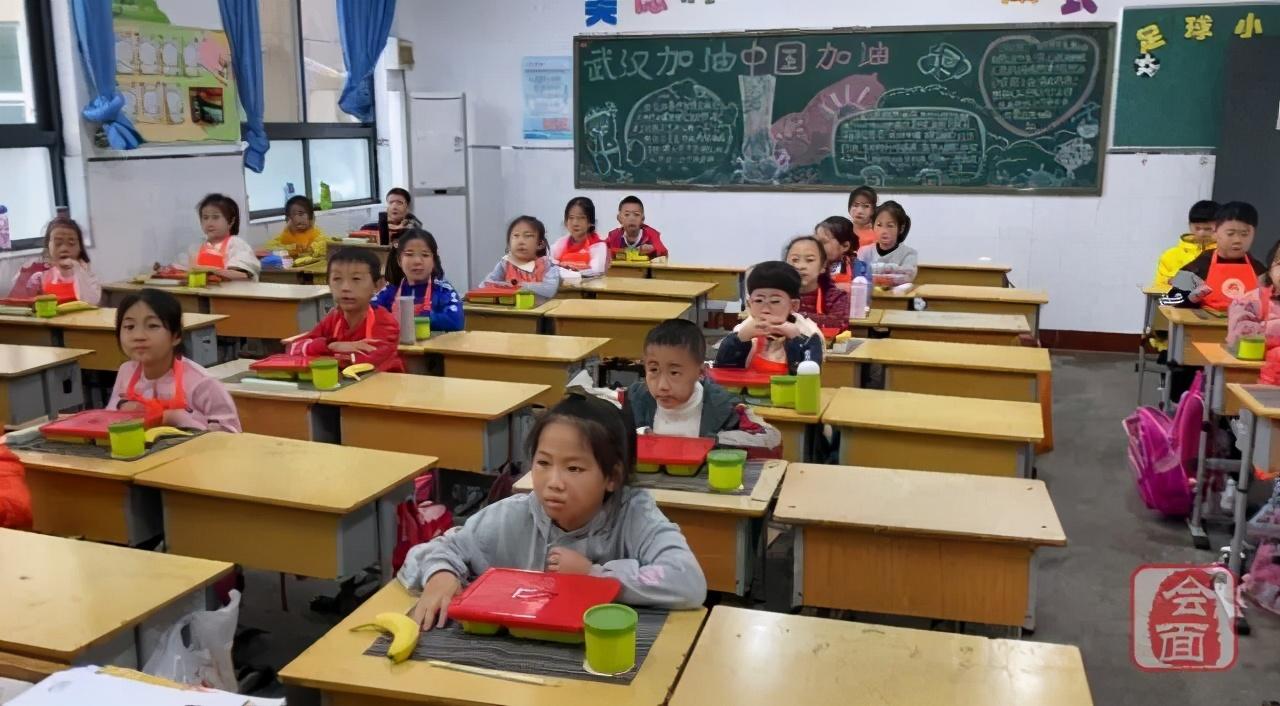 ​中小学午餐供应，郑州市内九区已实现全覆盖
